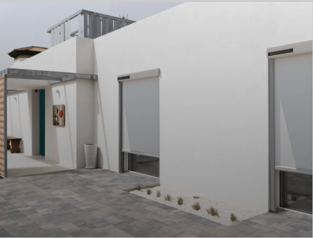 cortina con panel solar